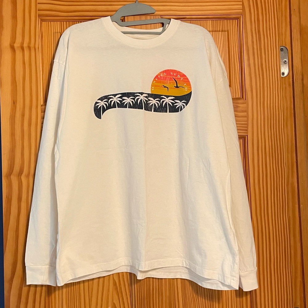 O’neill Long sleeve Tee.